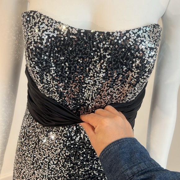 FLIRT MAGGIE SOTTERO SAMPLE SALE Size 10 Silver Sequin Black Satin NWT - Picture 7 of 9